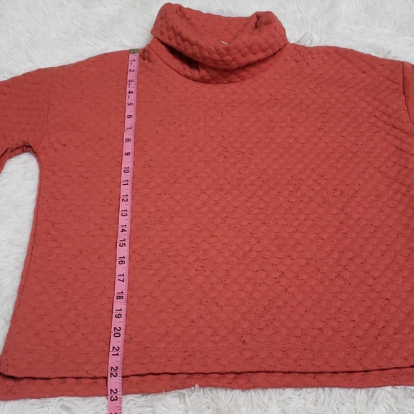 Apana Quilted cowlneck pullover NWOT - Picture 9 of 11